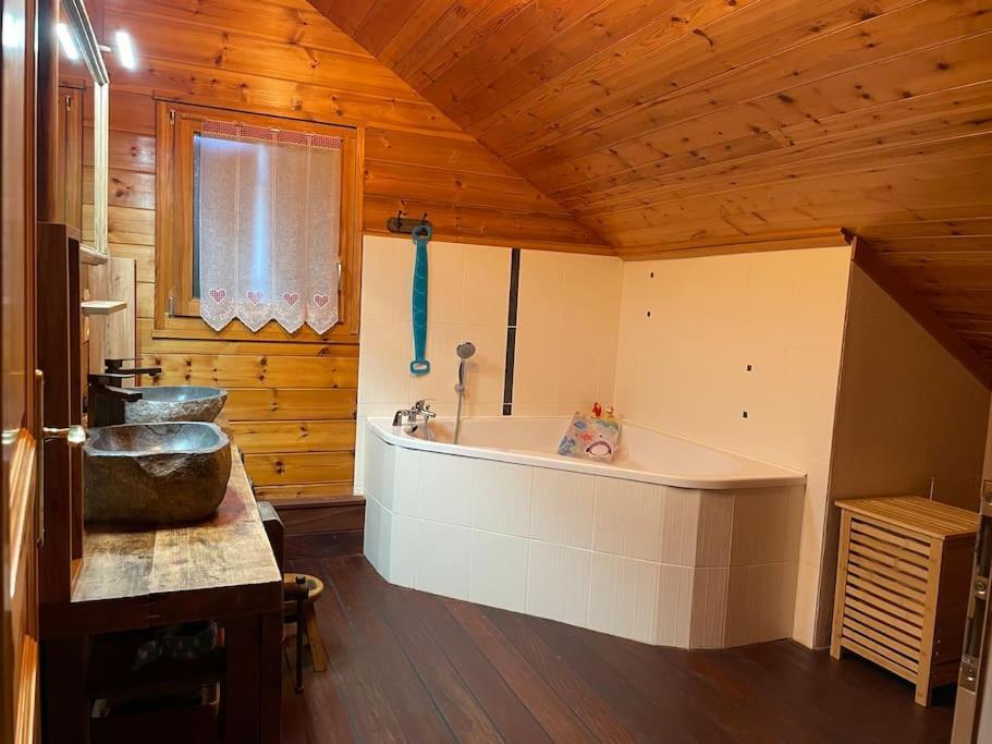 Le Chalet Blanc De Gerardmer Avec Spa Extérieur photo